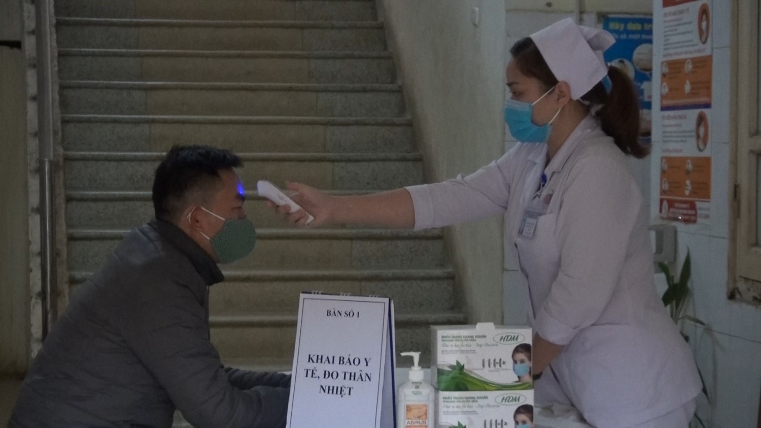 Triển khai tiêm Vacxin phòng Covid-19 cho người thuộc nhóm ưu tiên