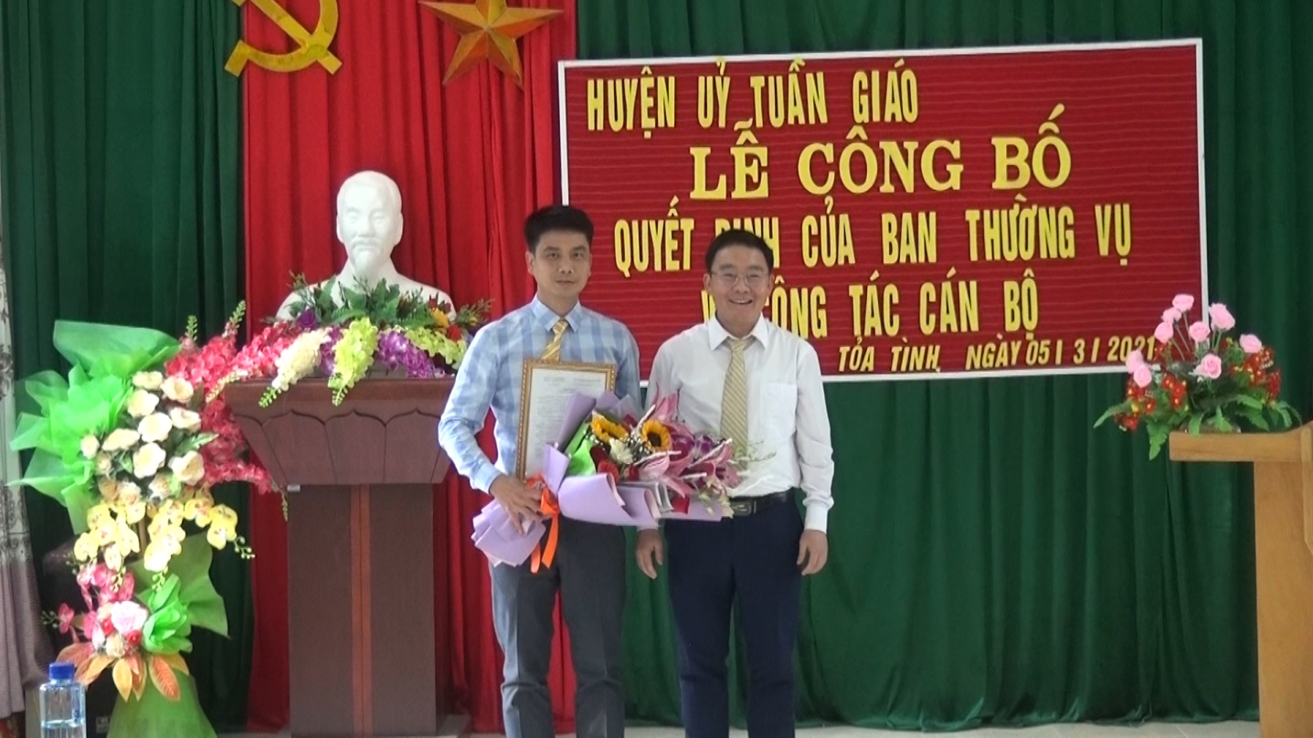 Lễ công bố Quyết định về công tác cán bộ tại xã Tỏa Tình