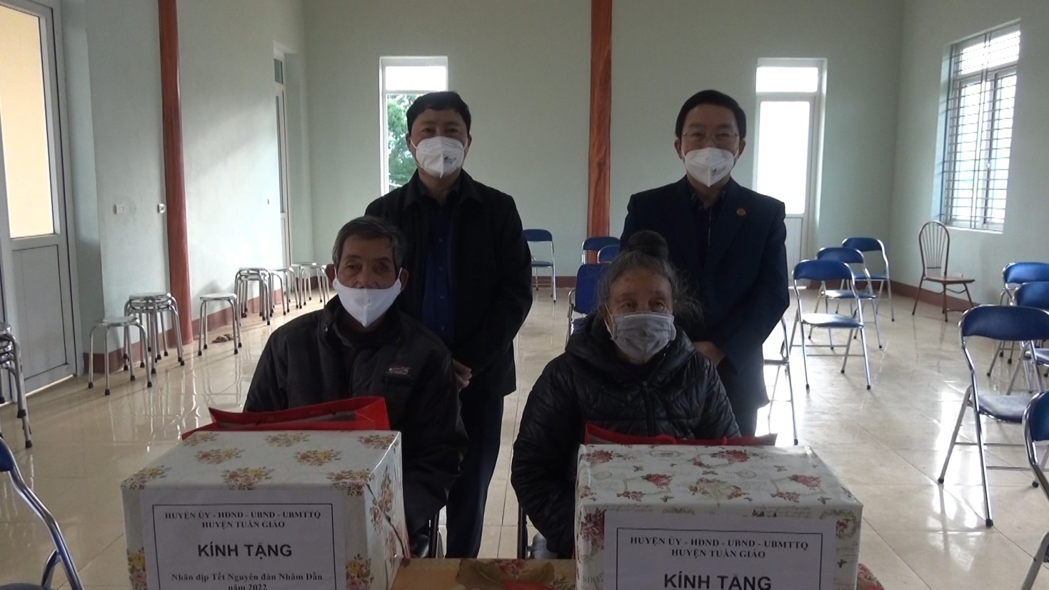 Đồng chí Phạm Khắc Quân thăm chúc tết một số đơn vị và gia đình chính sách trên địa bàn huyện Tuần Giáo