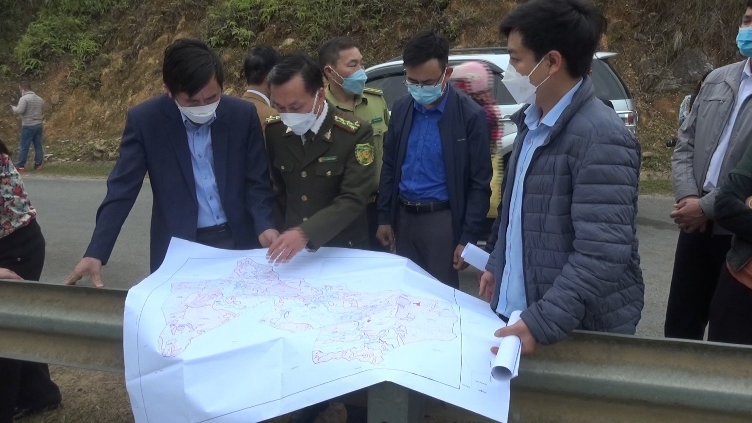 Kiểm tra công tác giao đất, giao rừng và tiến độ triển khai thí điểm thành lập HTX mắc ca tại huyện Tuần Giáo