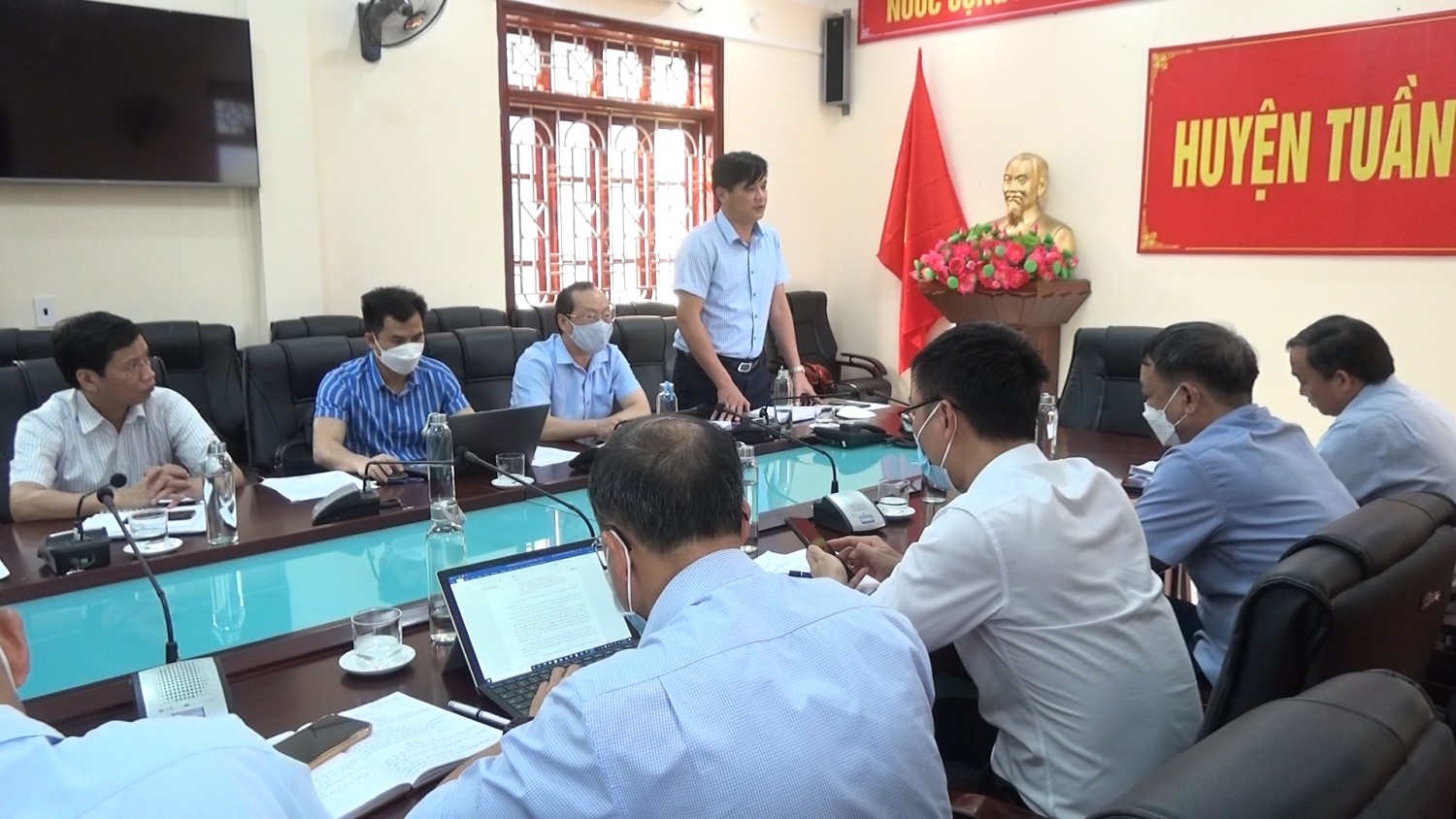 Đoàn công tác của Sở Y tế làm việc về công tác Y tế - Dân số tại huyện Tuần Giáo