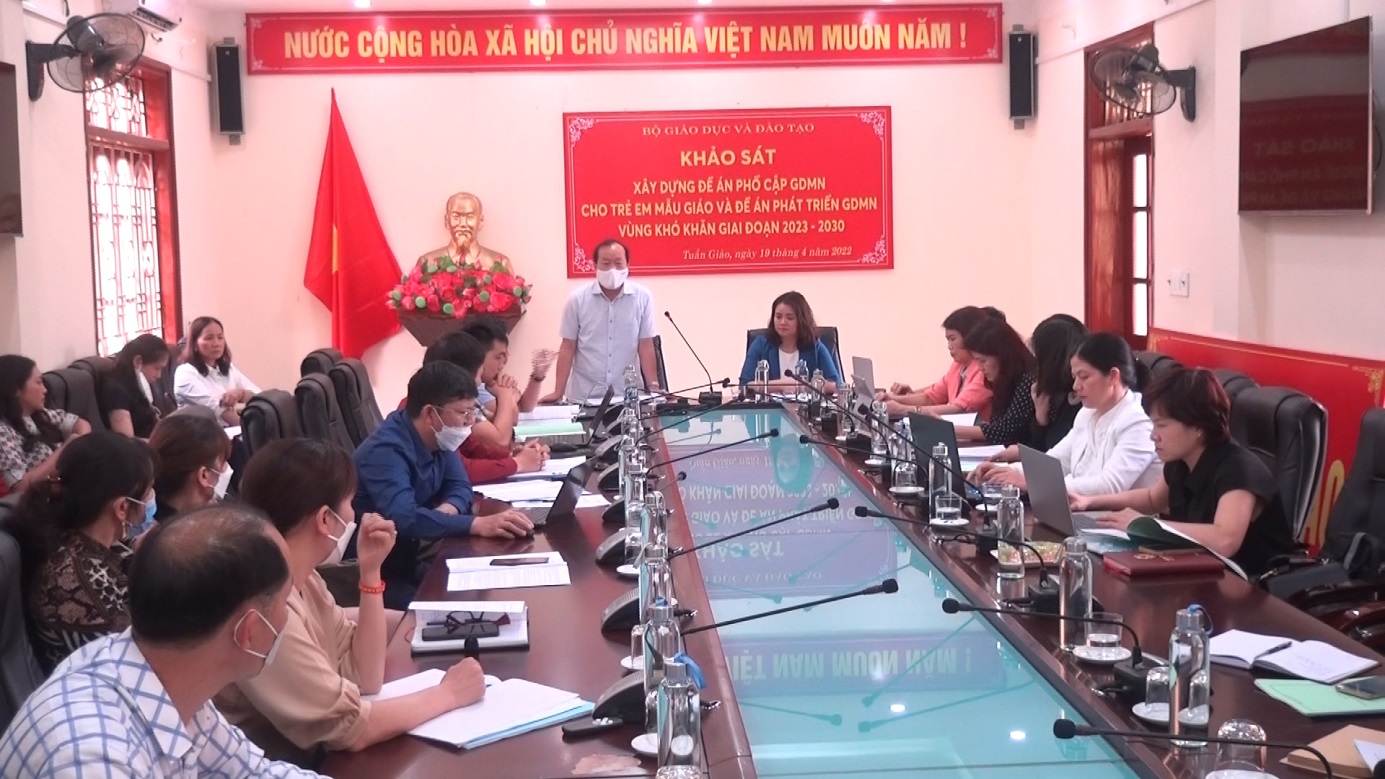 Khảo sát công tác phổ cập giáo dục mầm non tại huyện Tuần Giáo