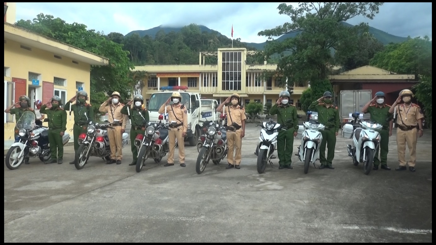 Ra quân thực hiện cao điểm bảo đảm trật tự ATGT