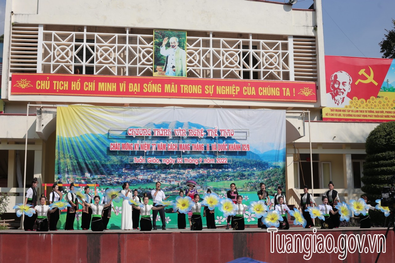 Tuần Giáo: Nhiều hoạt động chào mừng ngày Quốc khánh 2.9