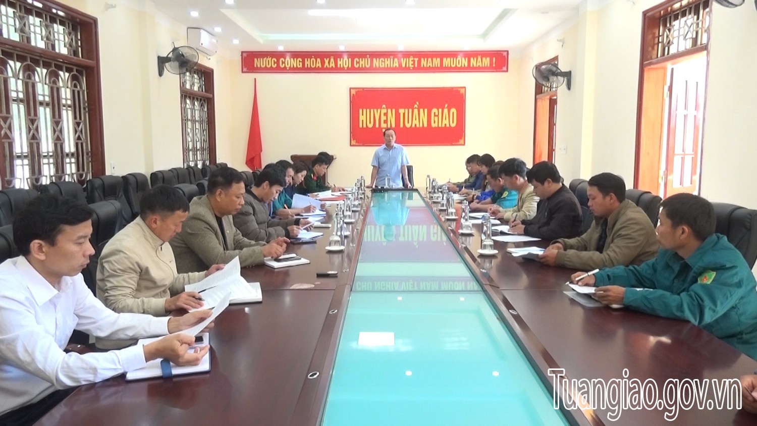 UBND huyện họp tổ chức quy tập, truy điệu, an táng hài cốt liệt sĩ năm 2022