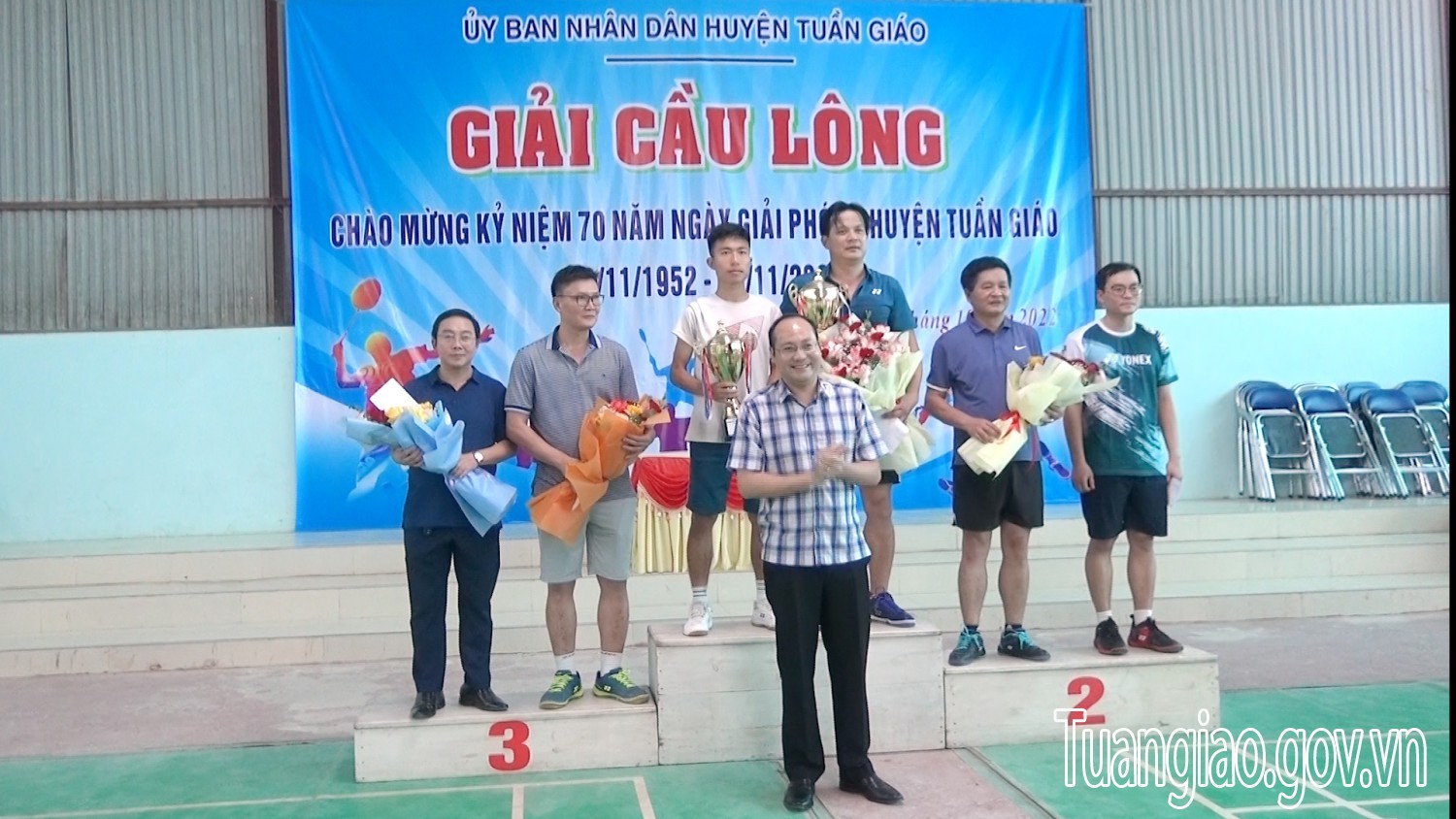 Bế mạc giải cầu lông chào mừng kỷ niệm 70 năm ngày giải phóng huyện Tuần Giáo năm 2022