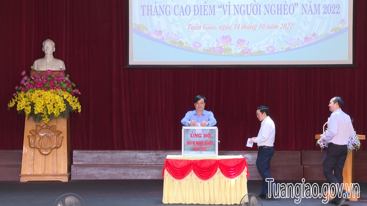 Tuần Giáo: Tiếp nhận trên 341 triệu đồng tại Lễ phát động tháng cao điểm vì người nghèo năm 2022