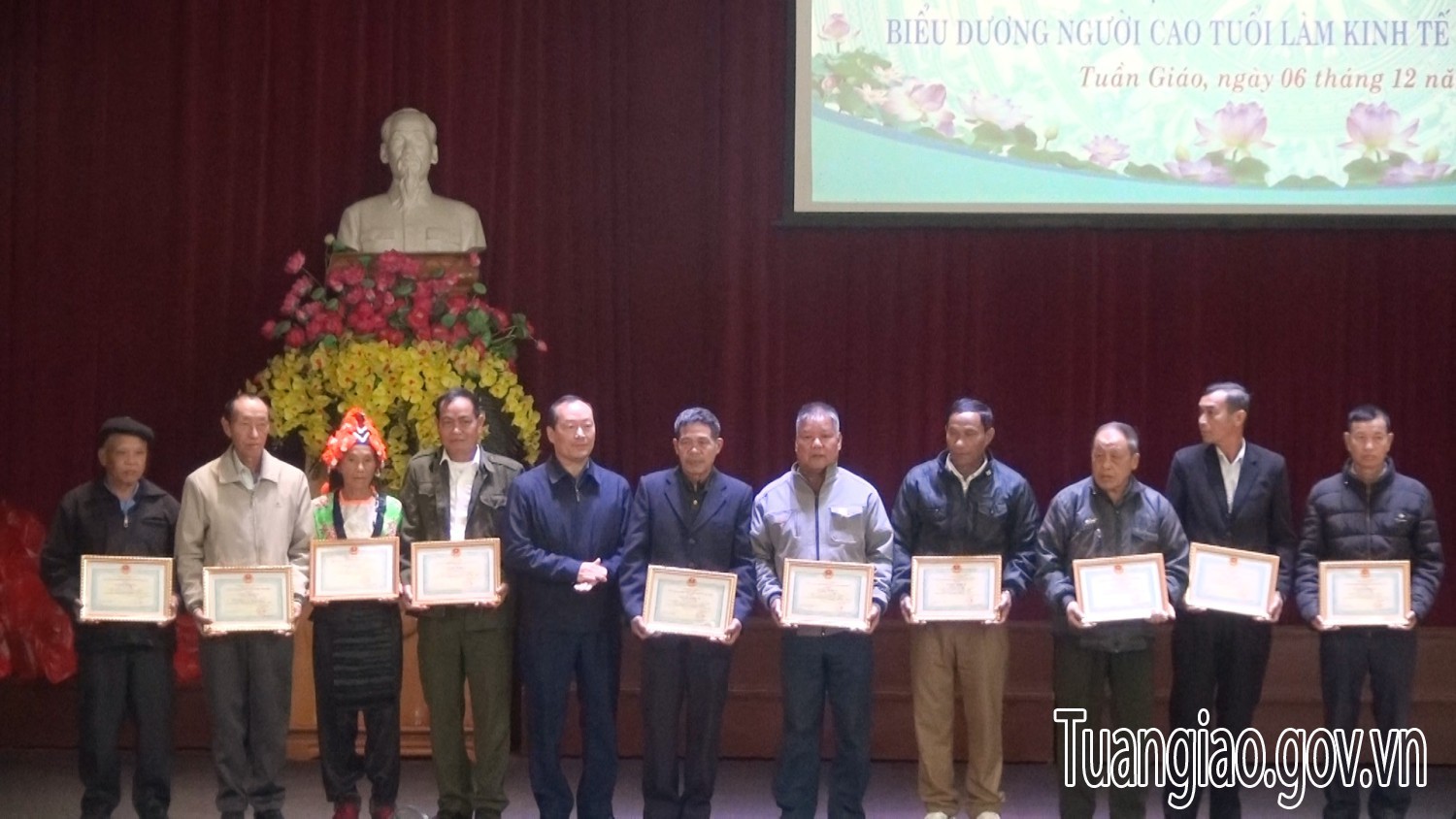 Hội nghị tổng kết công tác hội Người cao tuổi huyện Tuần Giáo năm 2022