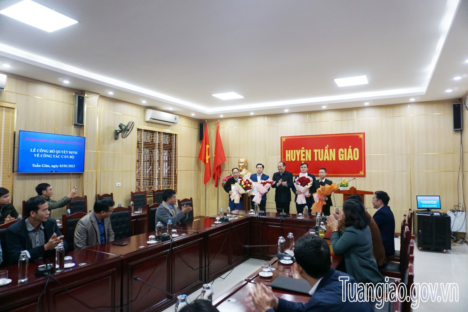 Công bố Quyết định về công tác cán bộ tại một số cơ quan, đơn vị