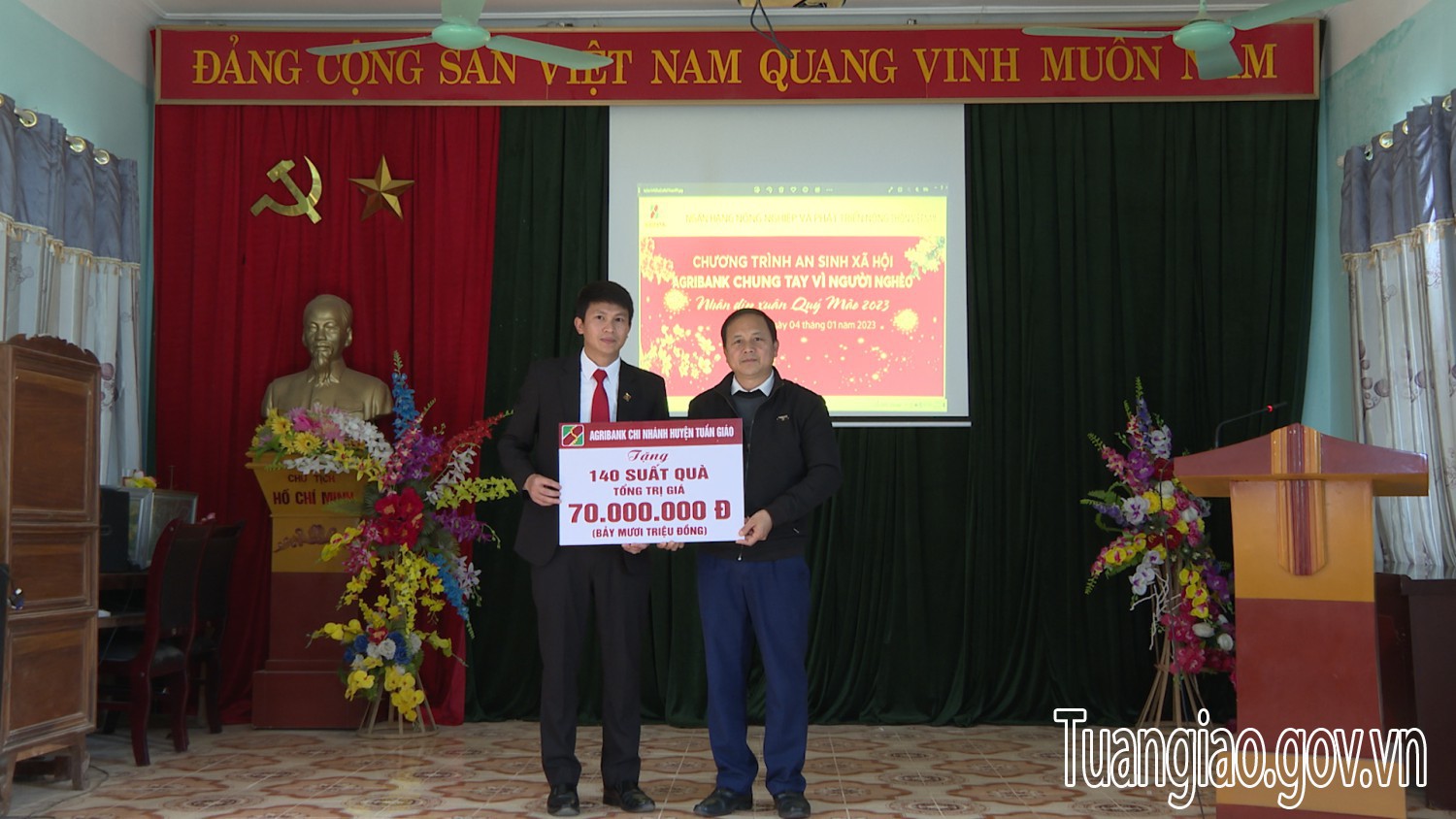 Chương trình Agribank chung tay vì người nghèo Xuân Quý Mão 2023 tại Tuần Giáo