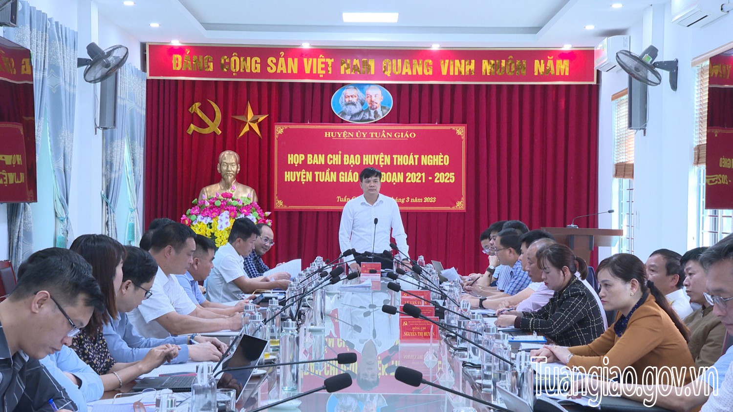 Họp BCĐ huyện thoát nghèo huyện Tuần Giáo giai đoạn 2021 – 2025