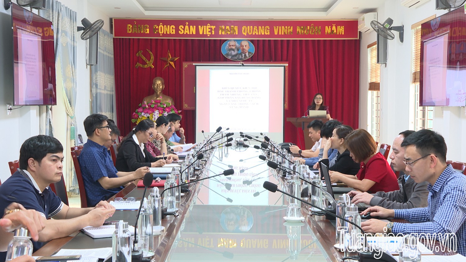 Hội nghị báo cáo viên cấp huyện tháng 4.2023