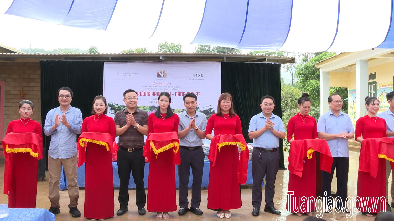 Khánh thành điểm trường Mầm non, Tiểu học & THCS; khởi công xây dựng công trình cấp nước sinh hoạt tự chảy tại bản Háng Tàu, xã Tỏa Tình