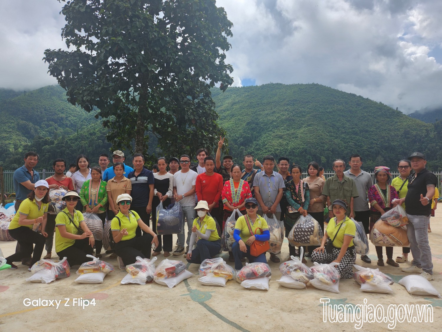 Chương trình Vui hội trăng rằm tại xã Pú Xi