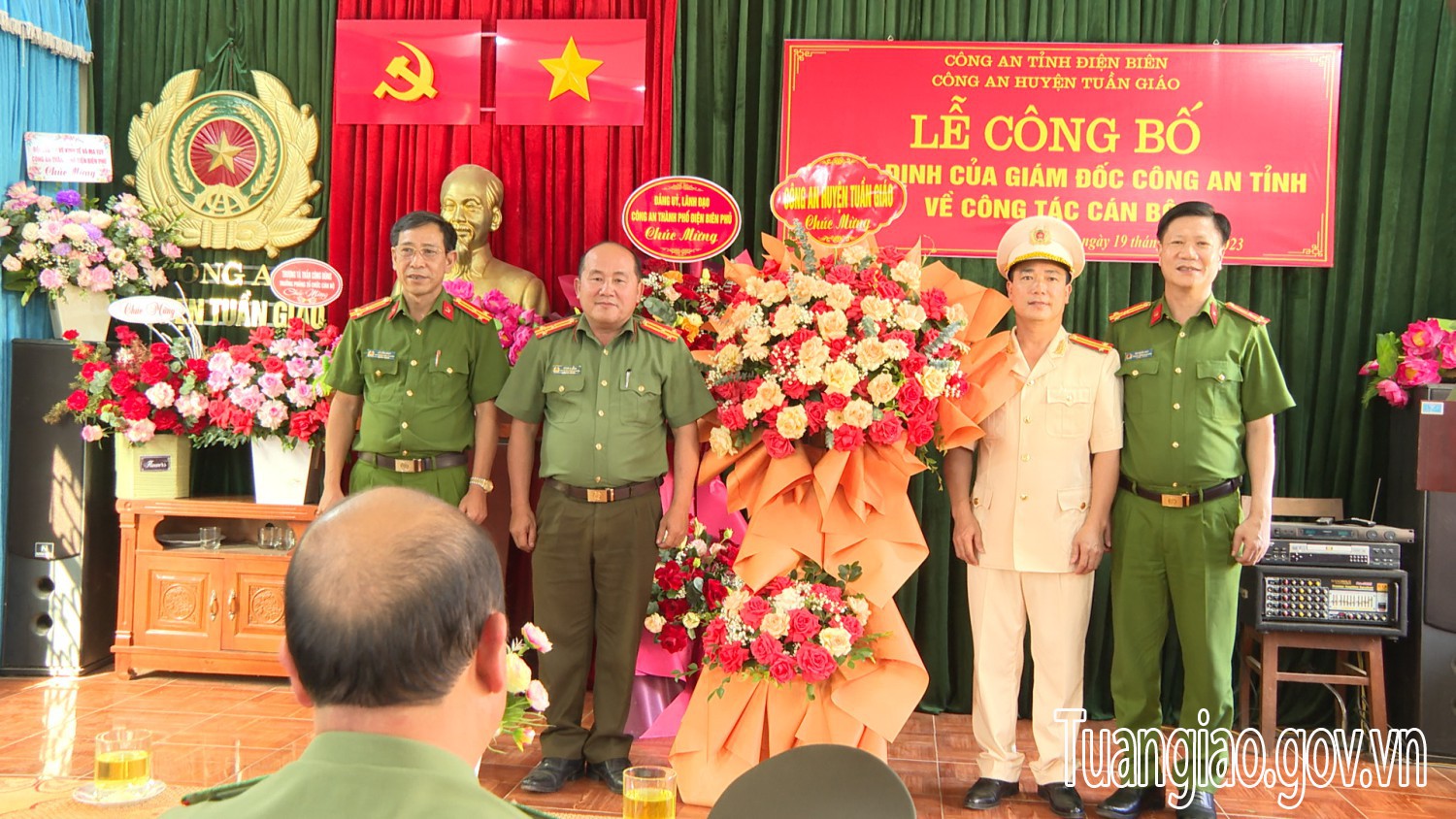 Lễ công bố Quyết định của Giám đốc công an tỉnh về công tác cán bộ