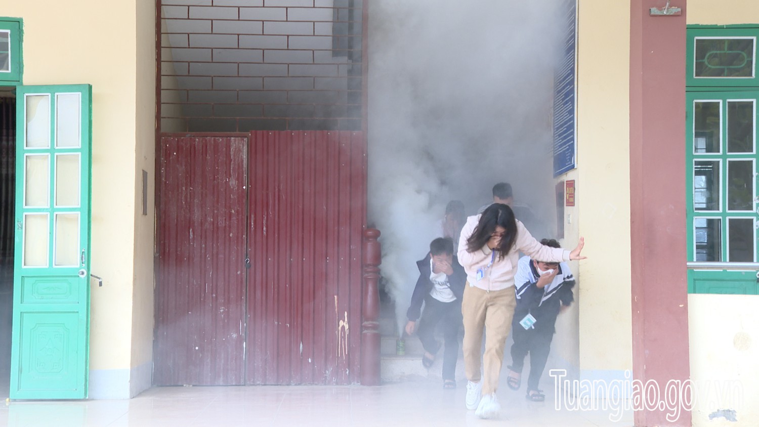 Trường THPT Tuần Giáo tổ chức tuyên truyền, phổ biến kiến thức, kỹ năng PCCC và CNCH