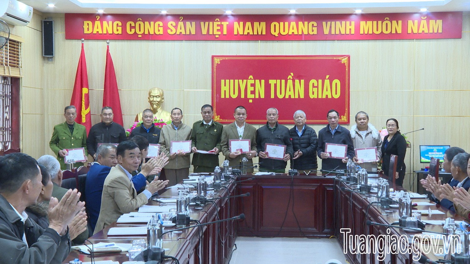 Hội Người cao tuổi huyện Tuần Giáo tổng kết công tác hội năm 2023, triển khai phương hướng nhiệm vụ năm 2024