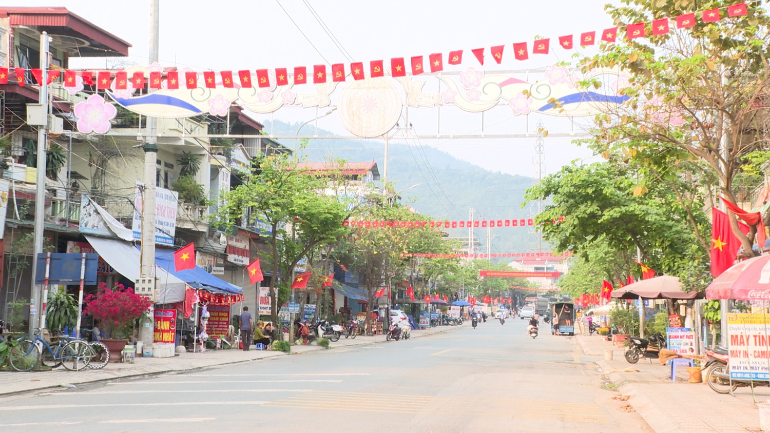 Khởi công xây dựng, sửa chữa nhà ở và di dời khẩn cấp các hộ dân khỏi khu vực sạt lở tại xã Pú Nhung