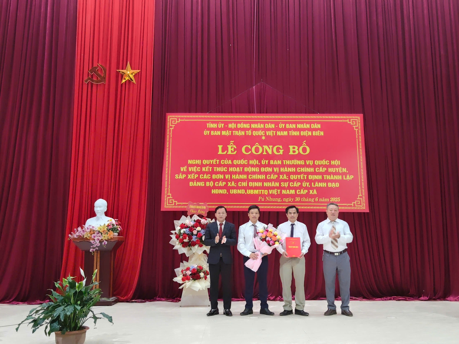 Đồng chí Nguyễn Văn Bách giữ chức Chủ tịch UBND xã Pú Nhung