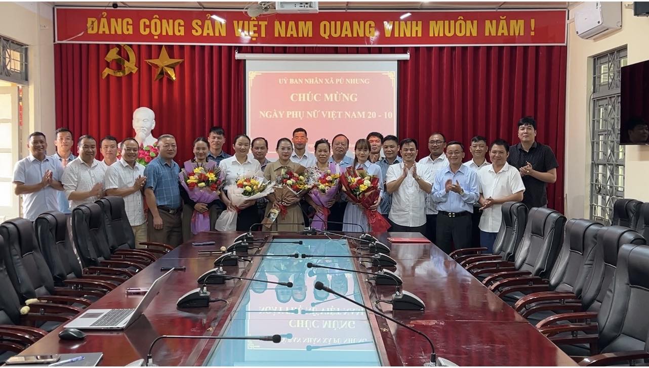 UBND XÃ PÚ NHUNG TỔ CHỨC GẶP MẶT NHÂN KỶ NIỆM 95...